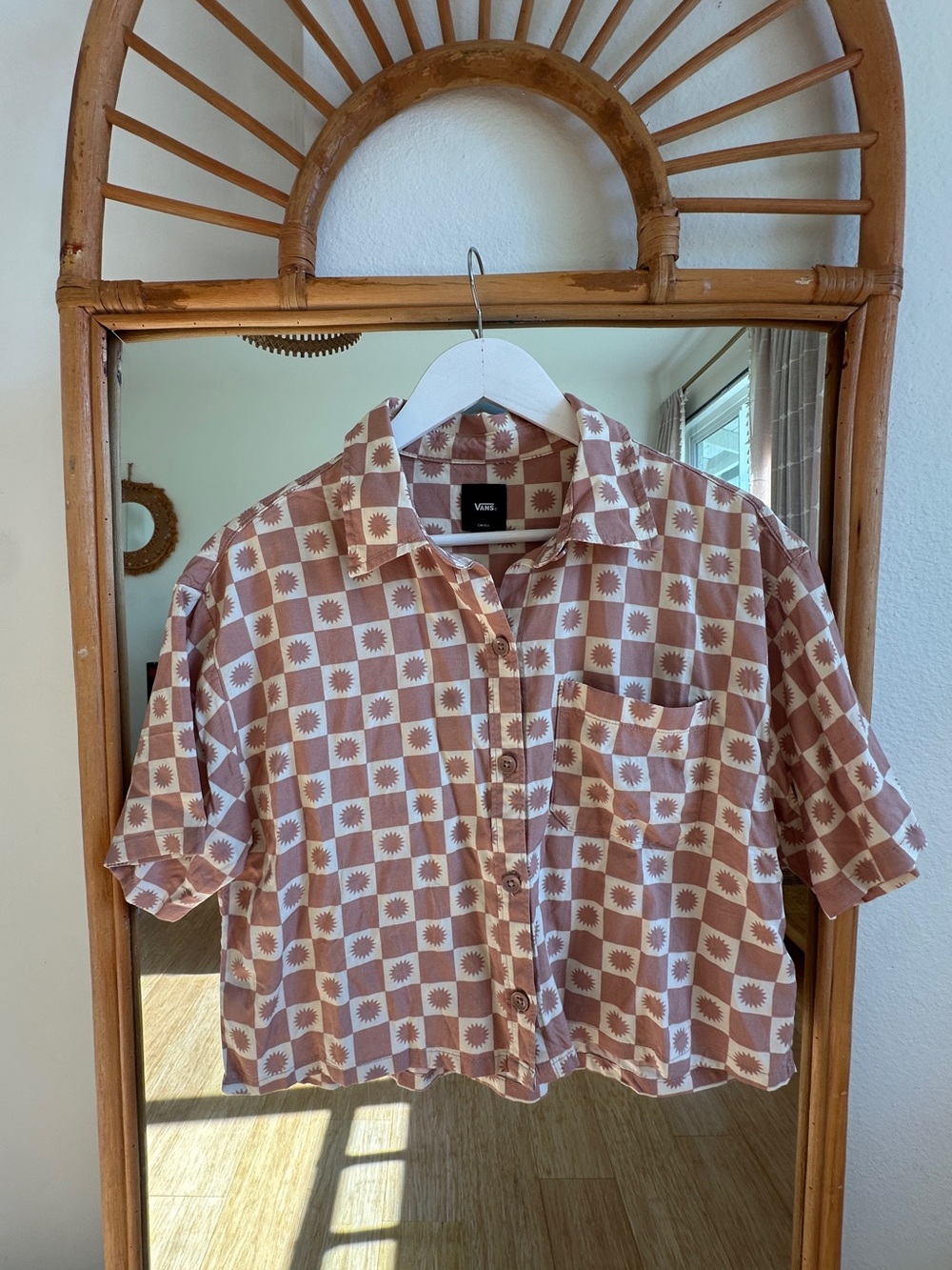 Vans Cropped Short-Sleeve Button-Down in Mauve Checkered Sun Print